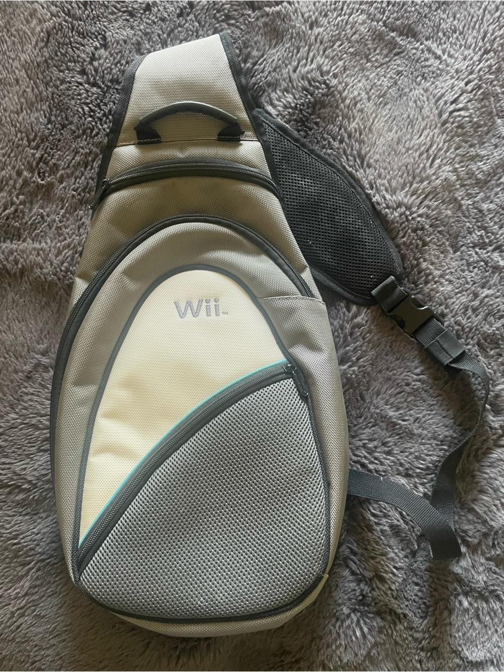 Official Nintendo Wii Gray and Cream Sling Belt Bag